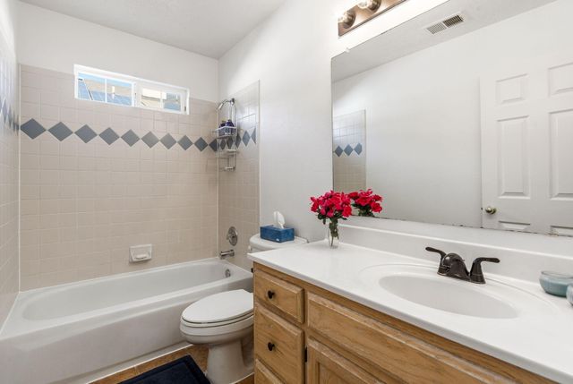 9604 Palomita Court NW, Albuquerque, NM 87114