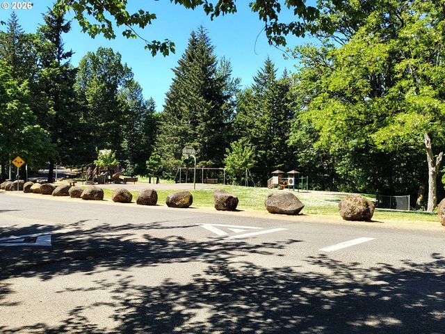 13574 Jason Lee Dr, Oregon City, OR 97045