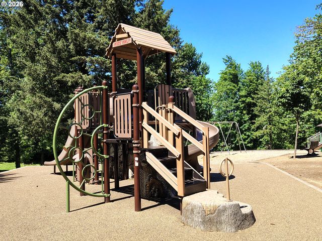 13574 Jason Lee Dr, Oregon City, OR 97045