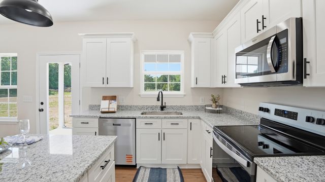 319 Bains Rd, Hillsboro, TN 37342