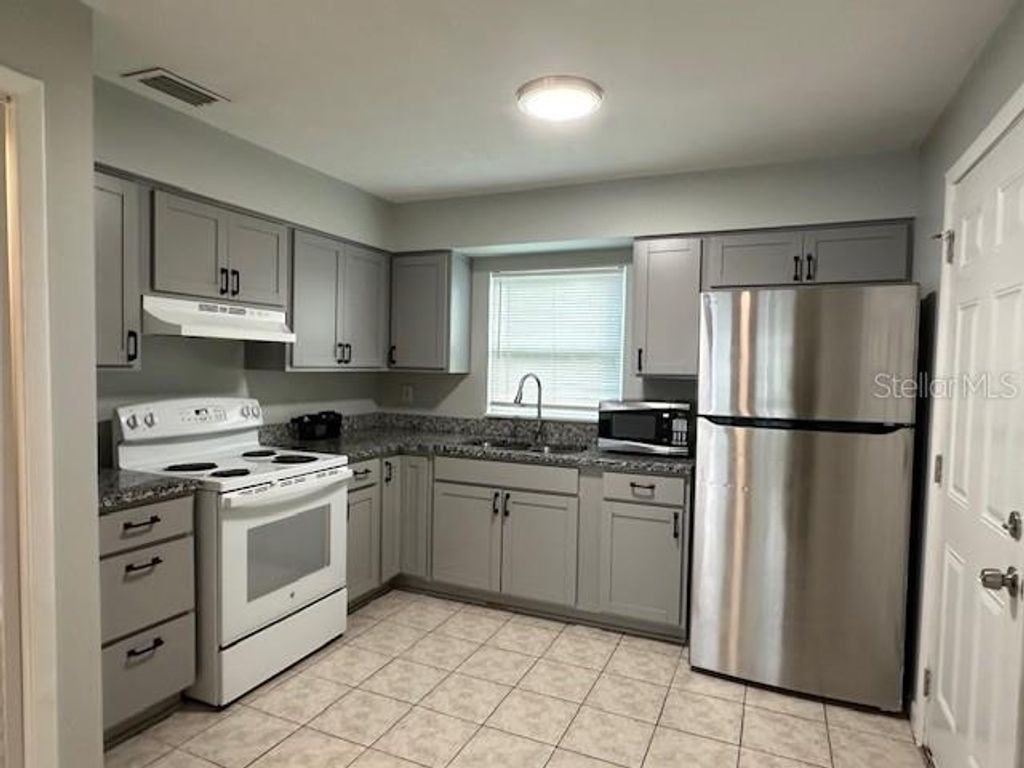 10405 N JASMINE AVENUE A, Tampa, FL 33612