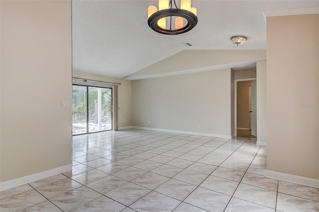 2876 LAKE VALENCIA BOULEVARD E, Palm Harbor, FL 34684