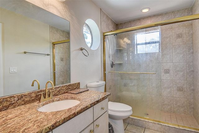 2876 LAKE VALENCIA BOULEVARD E, Palm Harbor, FL 34684