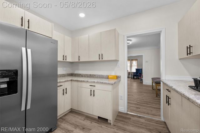 7121 Pinehurst Street, Dearborn, MI 48126