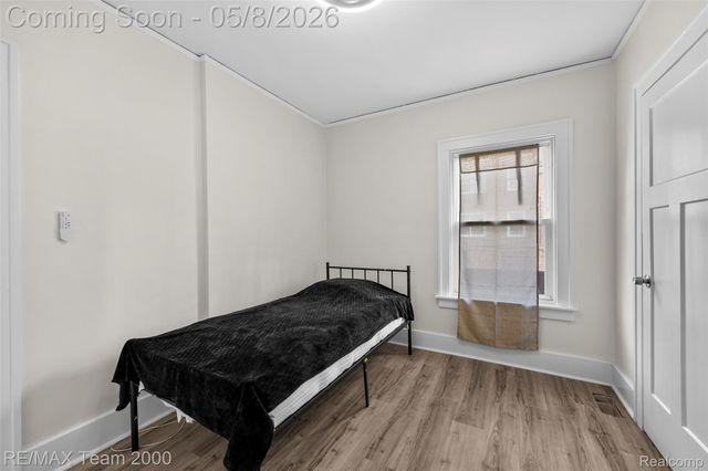7121 Pinehurst Street, Dearborn, MI 48126