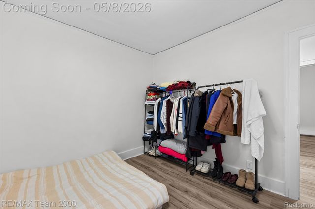 7121 Pinehurst Street, Dearborn, MI 48126
