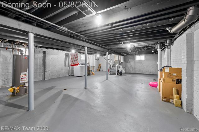 7121 Pinehurst Street, Dearborn, MI 48126