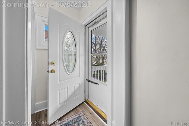 7121 Pinehurst Street, Dearborn, MI 48126