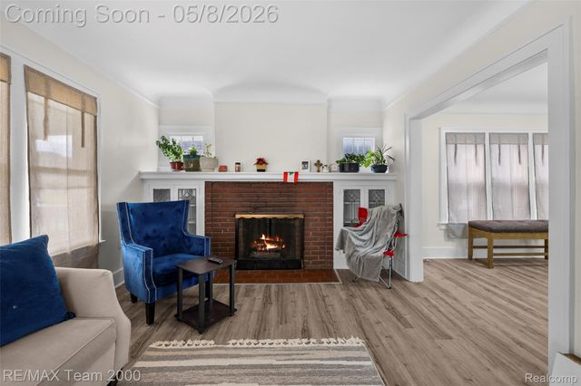 7121 Pinehurst Street, Dearborn, MI 48126