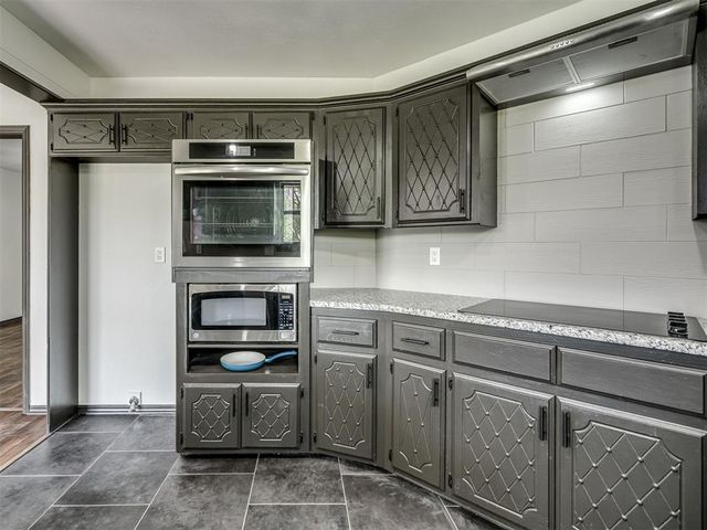 1 Horseshoe Lane, Mcloud, OK 74851