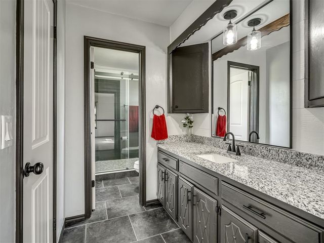 1 Horseshoe Lane, Mcloud, OK 74851