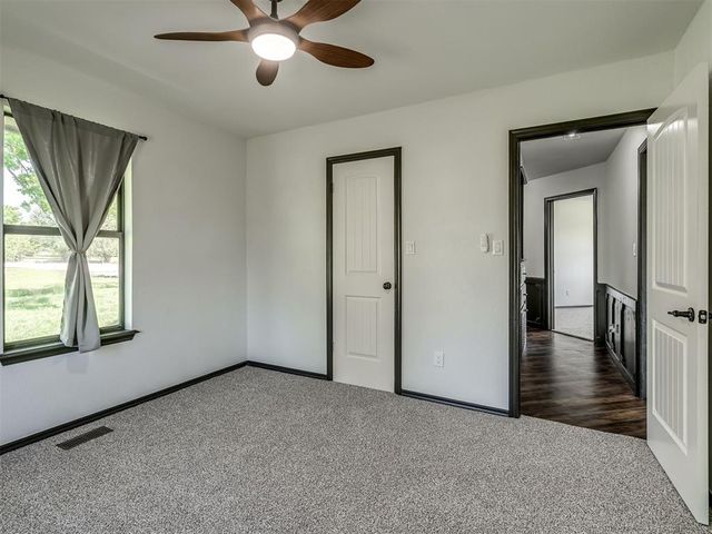 1 Horseshoe Lane, Mcloud, OK 74851