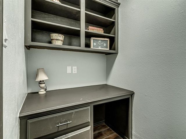 1 Horseshoe Lane, Mcloud, OK 74851