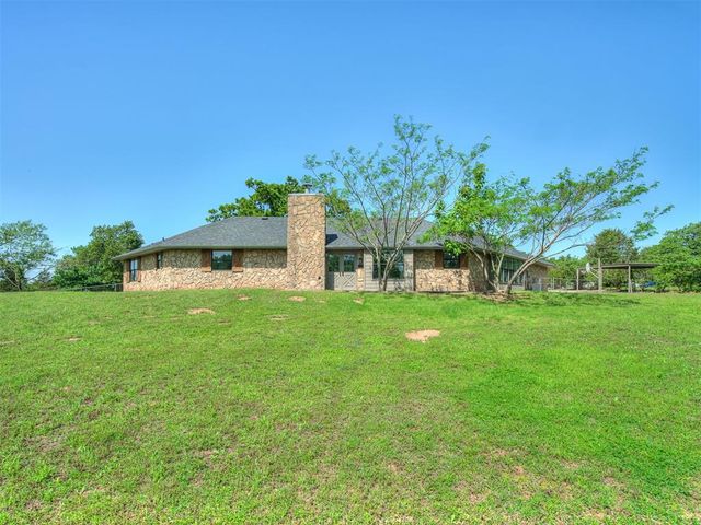 1 Horseshoe Lane, Mcloud, OK 74851
