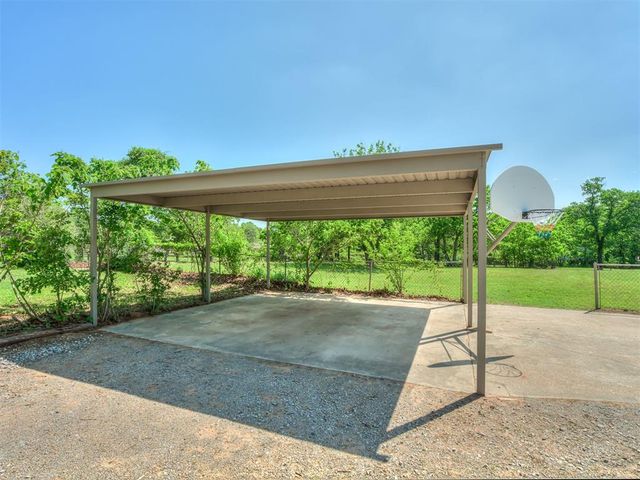 1 Horseshoe Lane, Mcloud, OK 74851