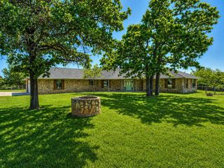 1 Horseshoe Lane, Mcloud, OK 74851