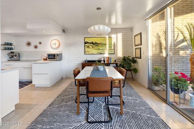 1677 E MARYLAND Avenue, Phoenix, AZ 85016