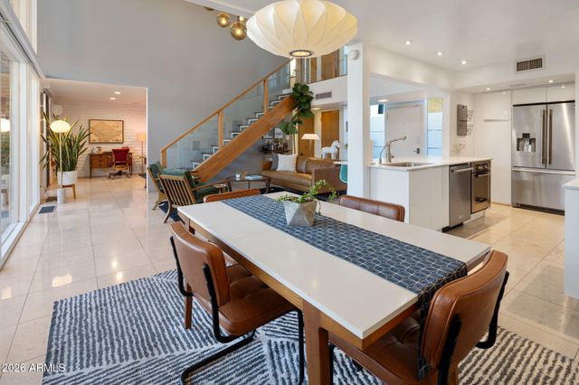 1677 E MARYLAND Avenue, Phoenix, AZ 85016