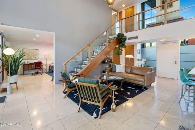 1677 E MARYLAND Avenue, Phoenix, AZ 85016