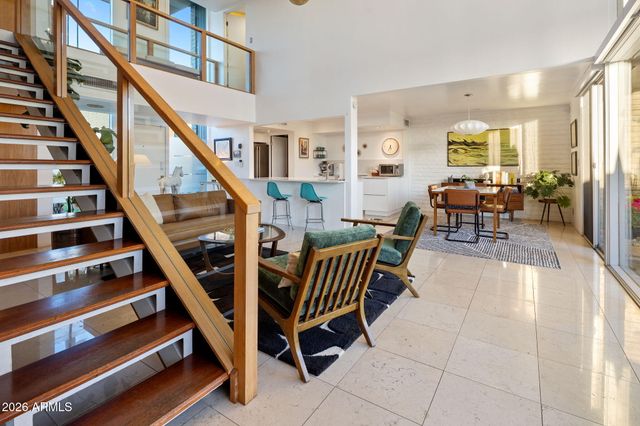 1677 E MARYLAND Avenue, Phoenix, AZ 85016