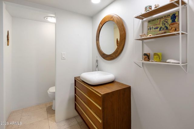 1677 E MARYLAND Avenue, Phoenix, AZ 85016