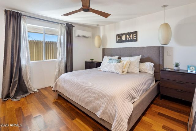 1677 E MARYLAND Avenue, Phoenix, AZ 85016