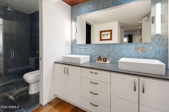 1677 E MARYLAND Avenue, Phoenix, AZ 85016