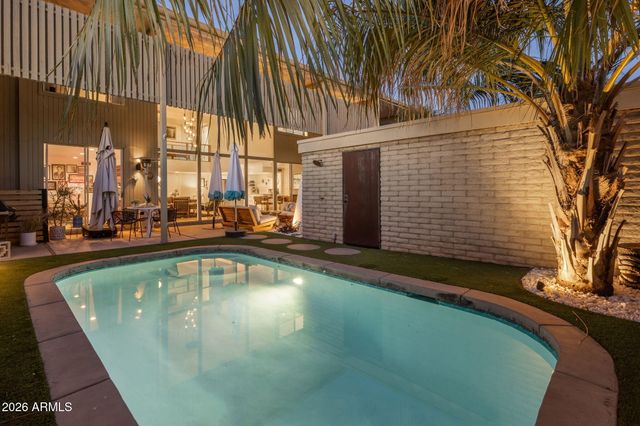 1677 E MARYLAND Avenue, Phoenix, AZ 85016