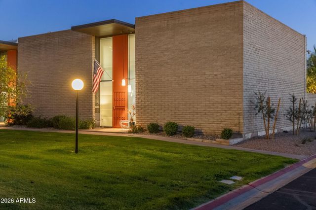 1677 E MARYLAND Avenue, Phoenix, AZ 85016