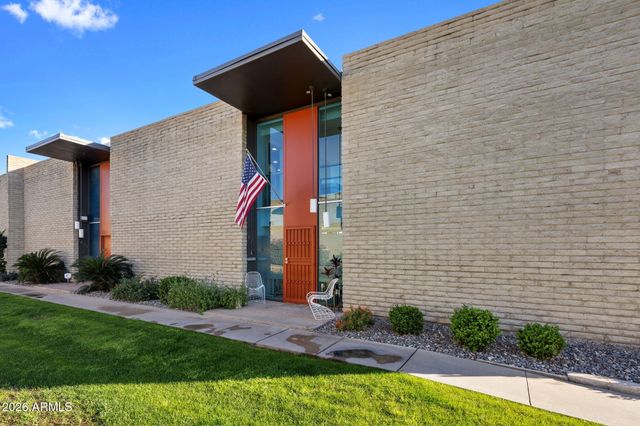 1677 E MARYLAND Avenue, Phoenix, AZ 85016