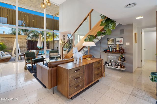 1677 E MARYLAND Avenue, Phoenix, AZ 85016