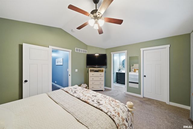 525 COTTONWOOD Circle, East Peoria, IL 61611