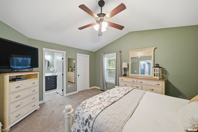 525 COTTONWOOD Circle, East Peoria, IL 61611