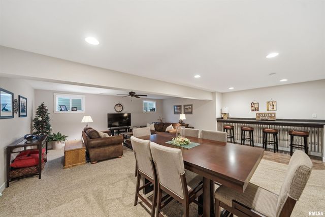 525 COTTONWOOD Circle, East Peoria, IL 61611