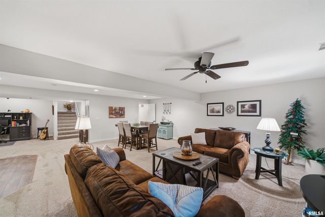 525 COTTONWOOD Circle, East Peoria, IL 61611