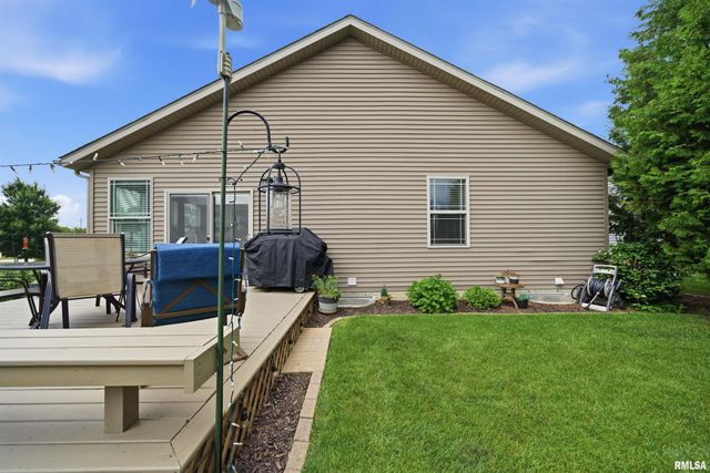 525 COTTONWOOD Circle, East Peoria, IL 61611