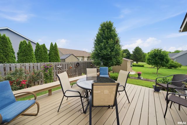 525 COTTONWOOD Circle, East Peoria, IL 61611