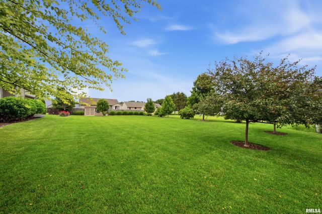 525 COTTONWOOD Circle, East Peoria, IL 61611