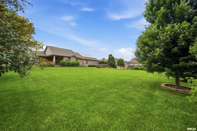 525 COTTONWOOD Circle, East Peoria, IL 61611