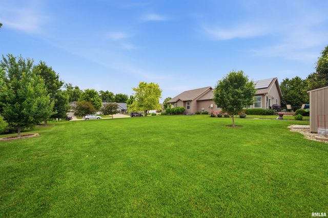 525 COTTONWOOD Circle, East Peoria, IL 61611