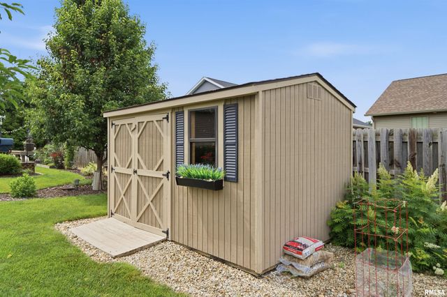 525 COTTONWOOD Circle, East Peoria, IL 61611