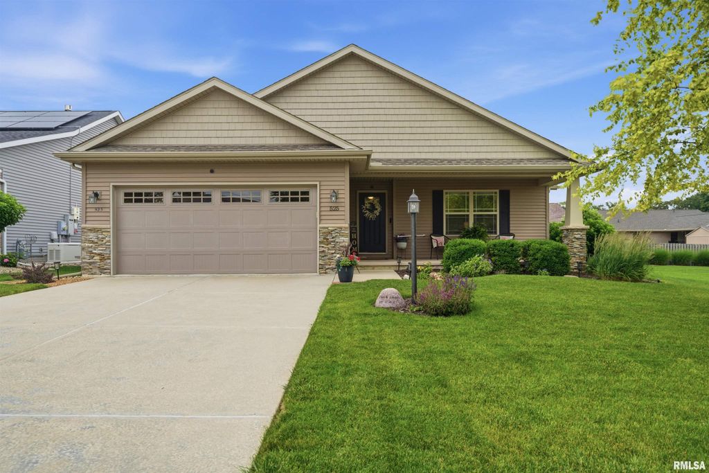525 COTTONWOOD Circle, East Peoria, IL 61611