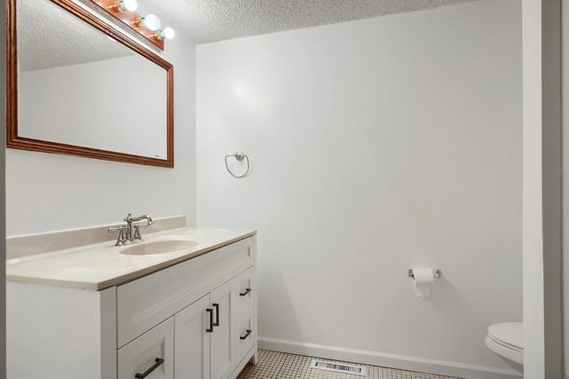 9200 Harkness Avenue S, Cottage Grove, MN 55016