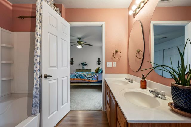 5811 Viewpoint DR, Austin, TX 78744