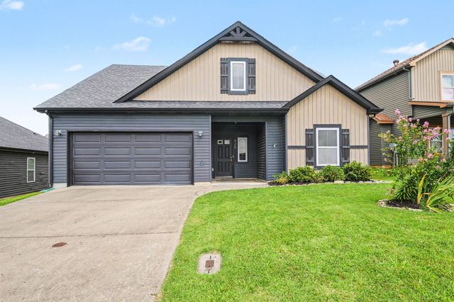 928 Talon Hills Dr, Clarksville, TN 37040