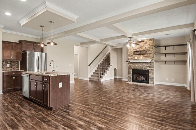 928 Talon Hills Dr, Clarksville, TN 37040