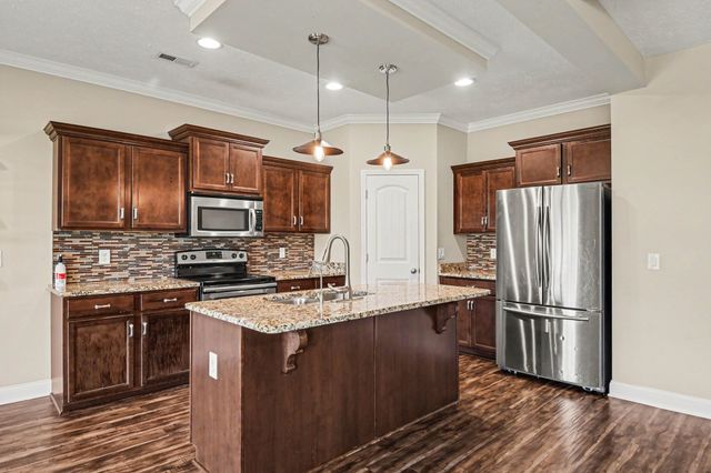 928 Talon Hills Dr, Clarksville, TN 37040