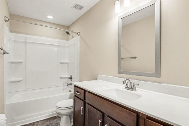 928 Talon Hills Dr, Clarksville, TN 37040