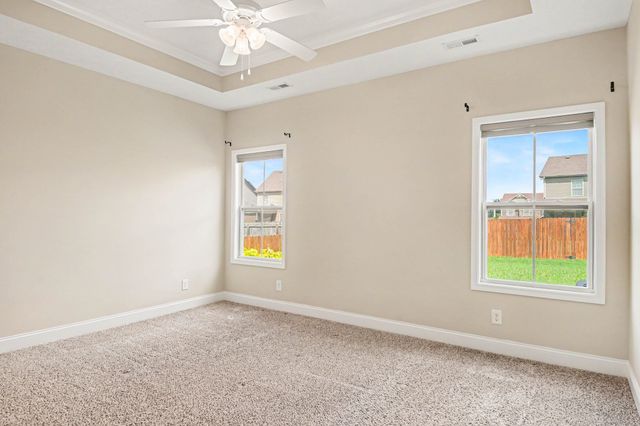 928 Talon Hills Dr, Clarksville, TN 37040