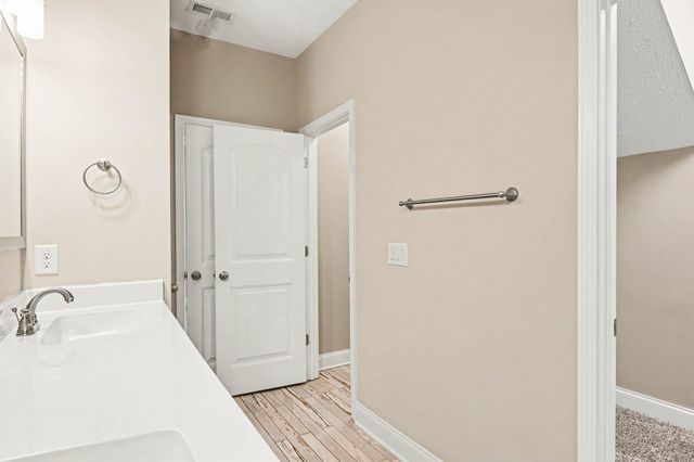 928 Talon Hills Dr, Clarksville, TN 37040